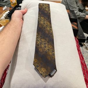 Brown iridescent tie